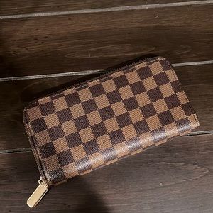 Checkered wallet